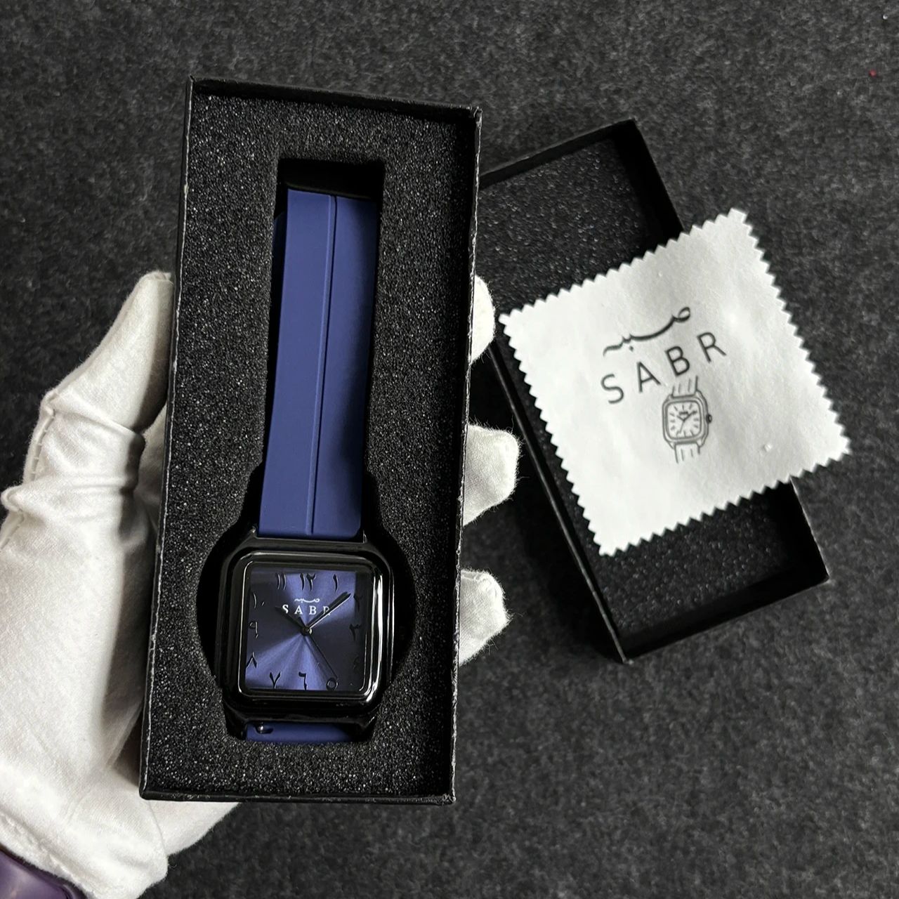 SABR Orologio con numeri arabi - Luxury Watch With Rubber Strap recensione e prezzo