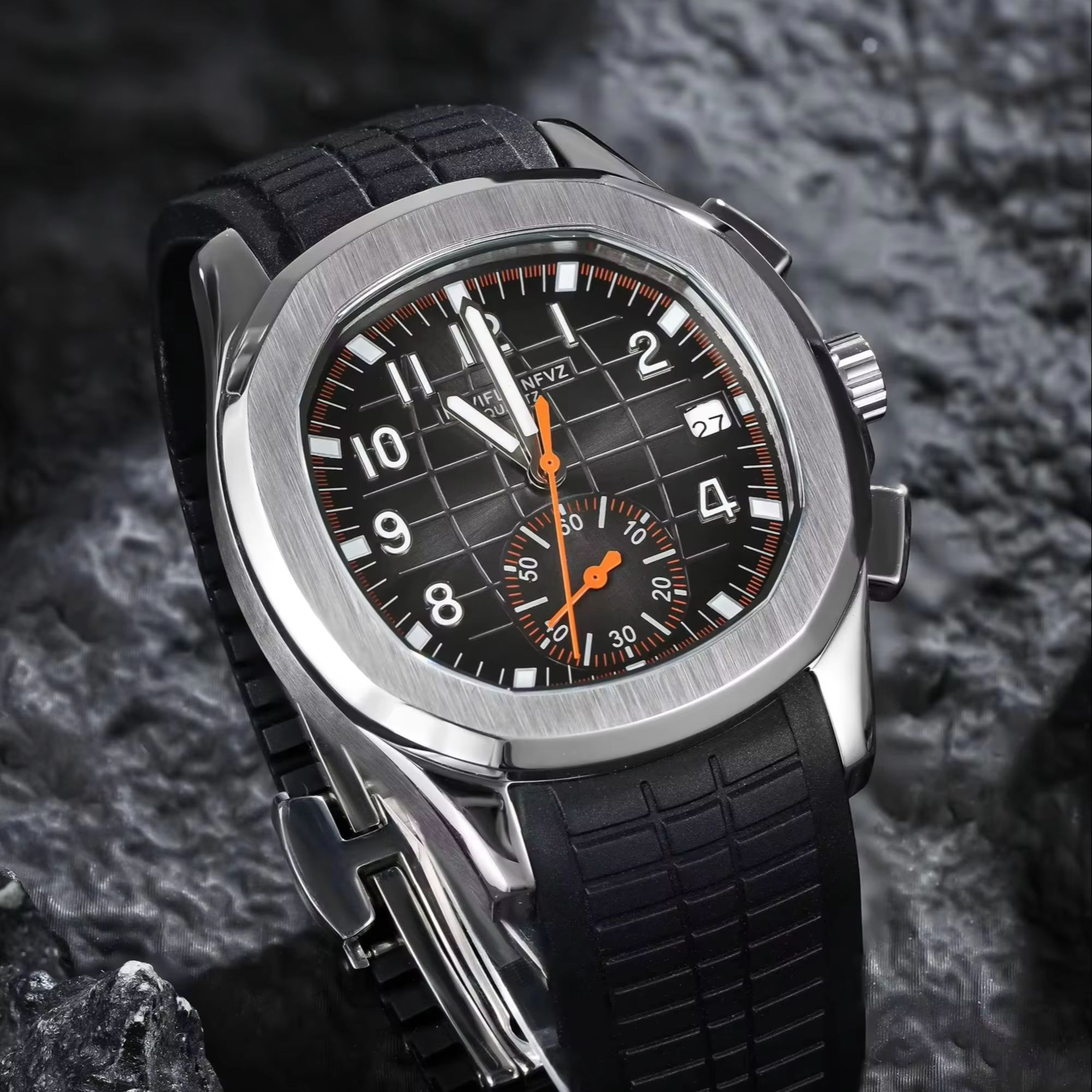 Orologio di Lusso da Uomo 40MM - Luxury Watch With Rubber Strap recensione e prezzo